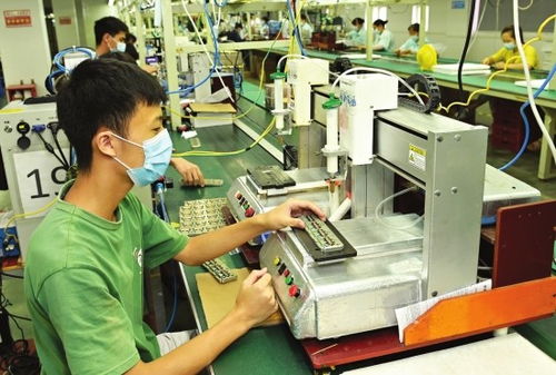 邵陽產(chǎn)品 走出去 正當時,黨代會報告強調(diào)了八個字 邵企出海 邵品出境